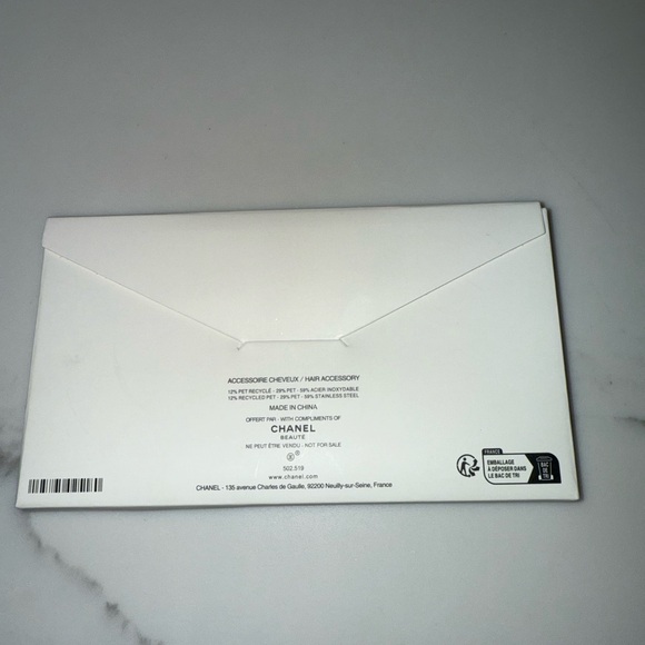 New CHANEL Red, Cream & Black hair pins set of 6 - Picture 6 of 7